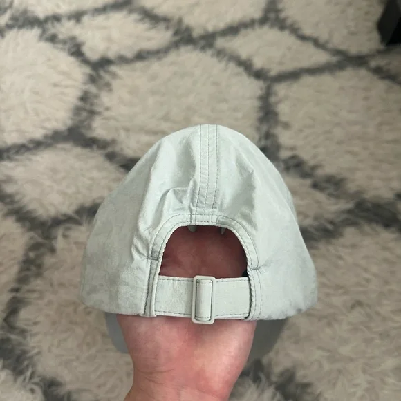 KITH - NWOT ONE SIZE Kith Women Active Cap - Helium - Picture 4 of 5